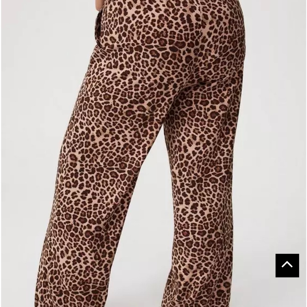New torrid  animal print pull on pants with tie waist also has pockets sz 2x - Picture 4 of 10